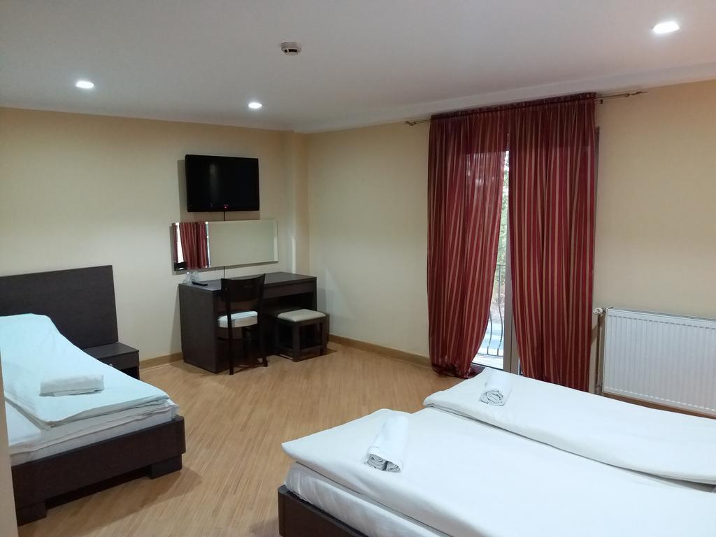 Hotel Vila Hayat Сараево Экстерьер фото