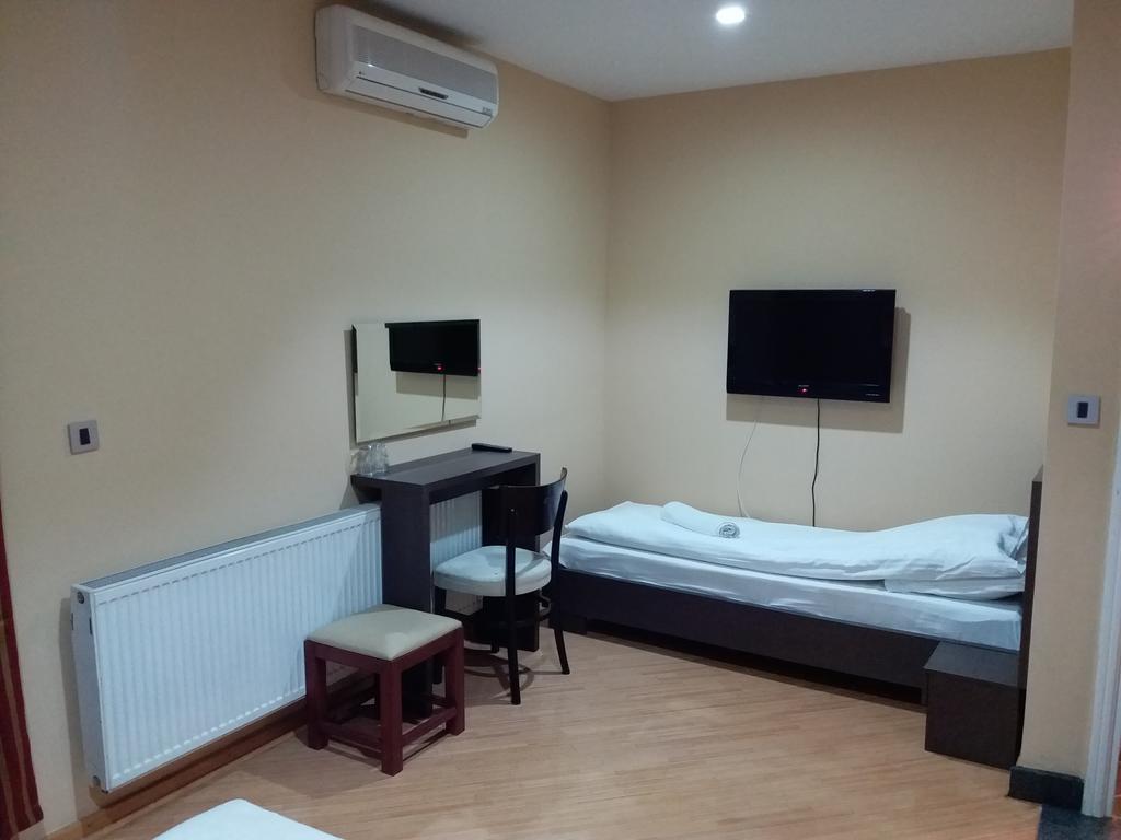 Hotel Vila Hayat Сараево Экстерьер фото