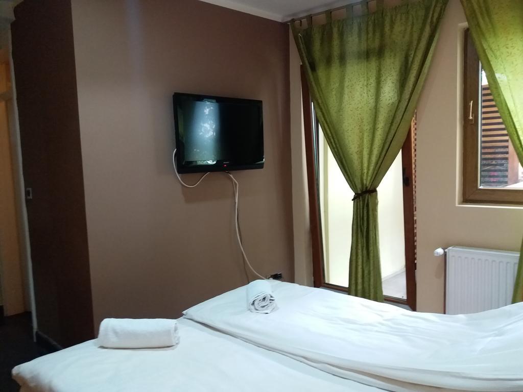 Hotel Vila Hayat Сараево Экстерьер фото